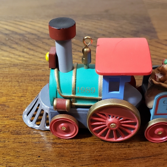 Hallmark Ornament Train - Picture 6 of 8